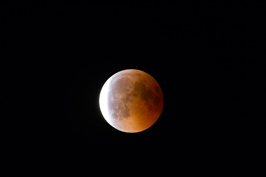 Totale Mondfinsternis am 27.07.2018, auch als Blutmond bezeichnet, Dithmarschen  -  Schleswig-Holstein  -  Deutschland, Total lunar eclipse on July 27, 2018, also called blood moon