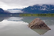 Blick vom Mendenhall See zum Mendenhall Gletscher, Juneau  -  Alaska, View from Mendenhall lake to the Mendenhall glacier