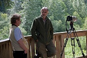 Rainer beim Fachsimpeln, Fish Creek in Hyder - Alaska  (Juli 2008), Rainer in small talk