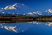 Denali und Mount Foraker spiegeln sich im Reflection Pond, Denali Nationalpark  -  Alaska, Denali and Mount Foraker are mirrored in Reflection Pond