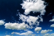 Wolkenformation am blauen Himmel, Kreis Steinburg  -  Schleswig-Holstein, Cloud formation at the blue sky